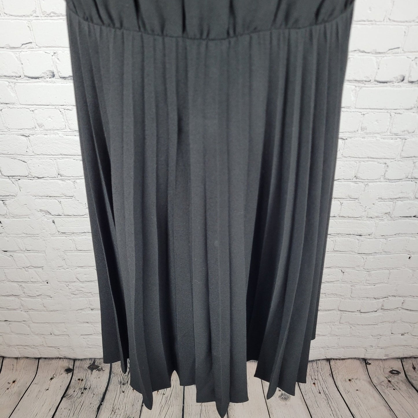 Ann Taylor Loft Black Pleated Sleeveless Lightweight Fit & Flare Dress Size 0P