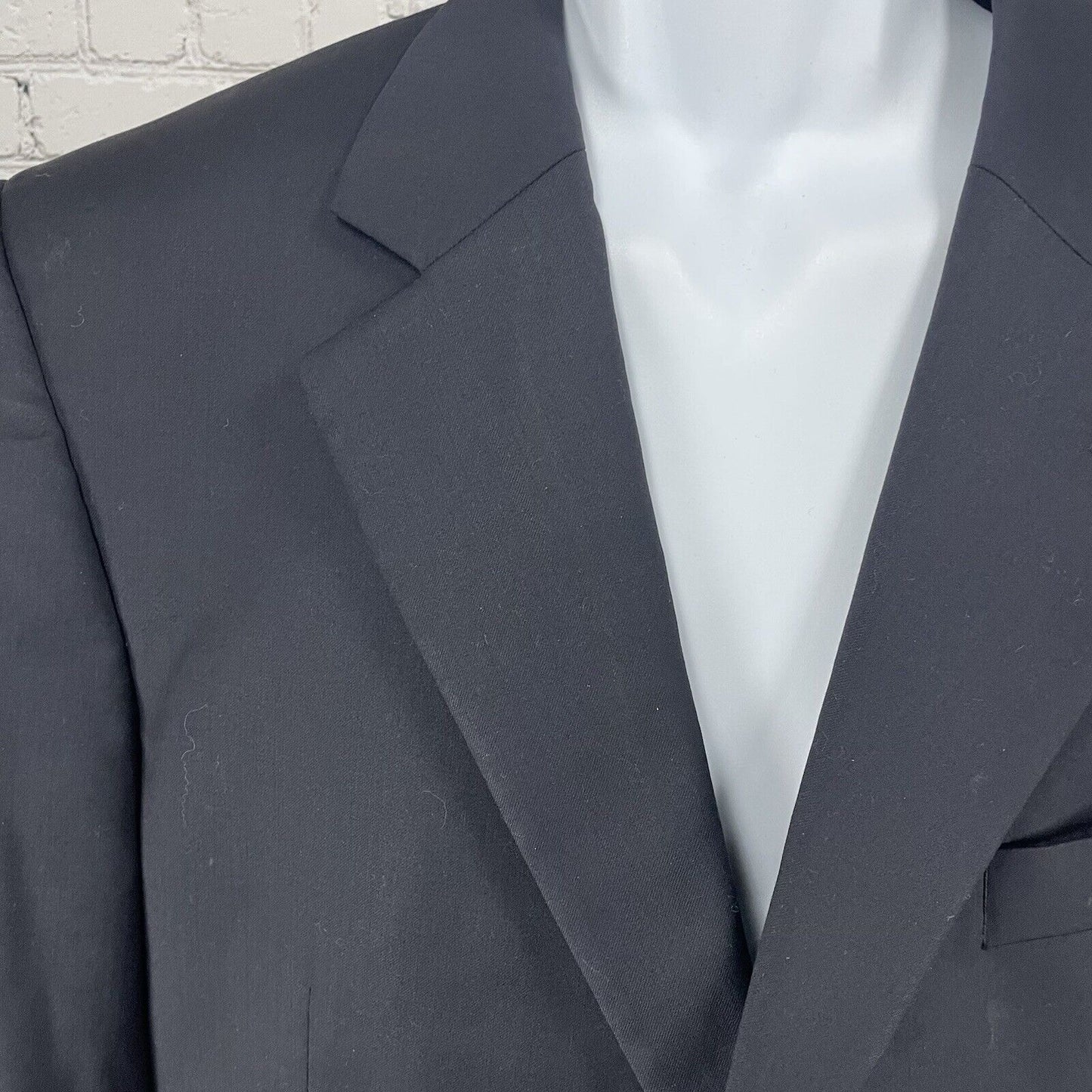 Jack Victor Montreal Black Wool Valere CT Super 110’s 2 Button Vented 42R *hole