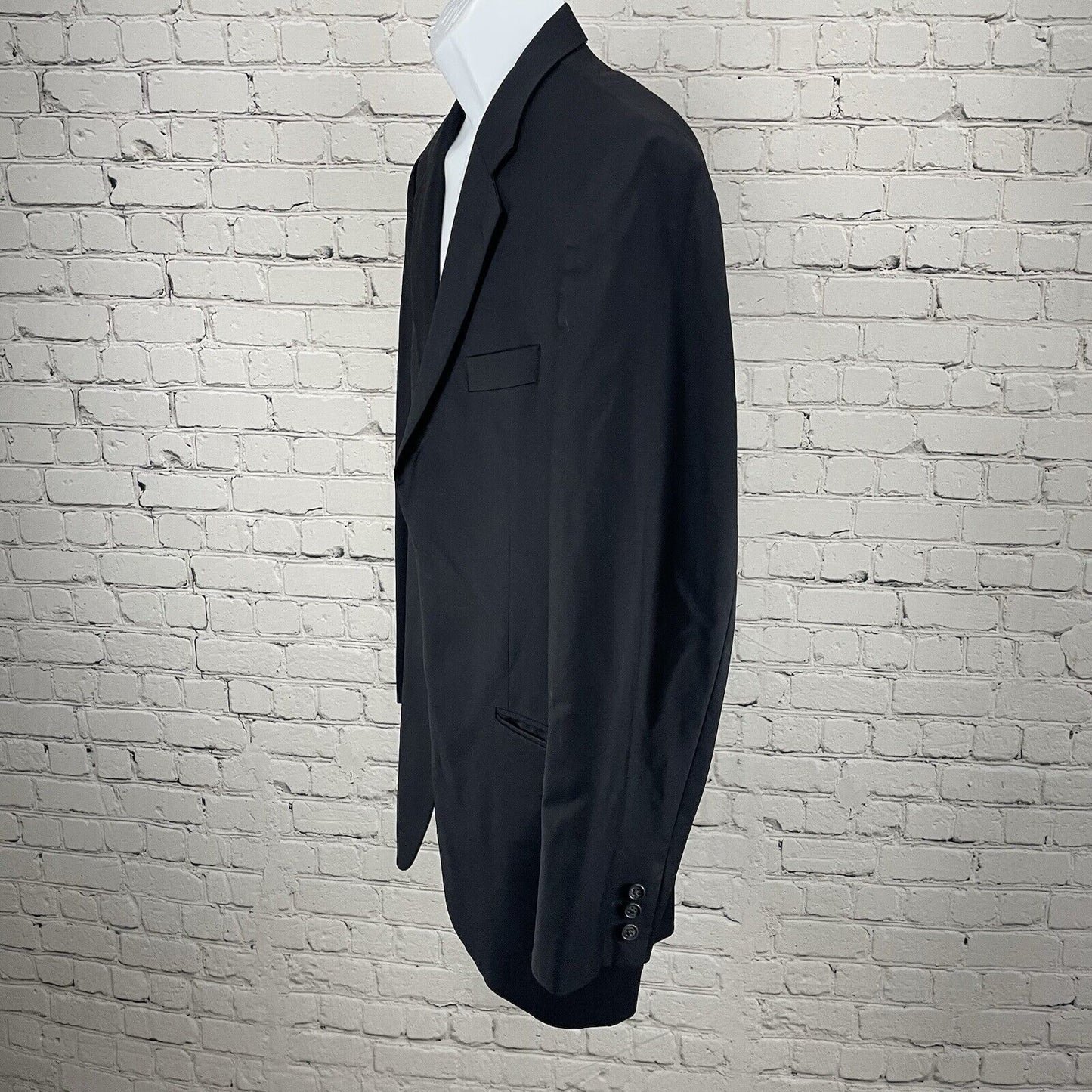 Jack Victor Montreal Black Wool Valere CT Super 110’s 2 Button Vented 42R *hole