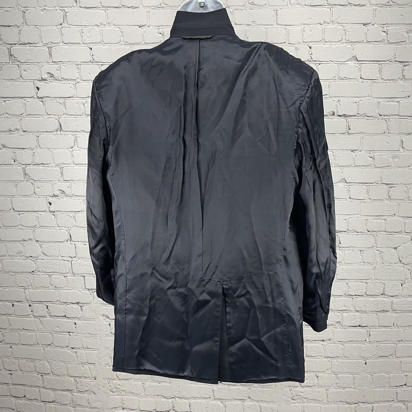 Jack Victor Montreal Black Wool Valere CT Super 110’s 2 Button Vented 42R *hole