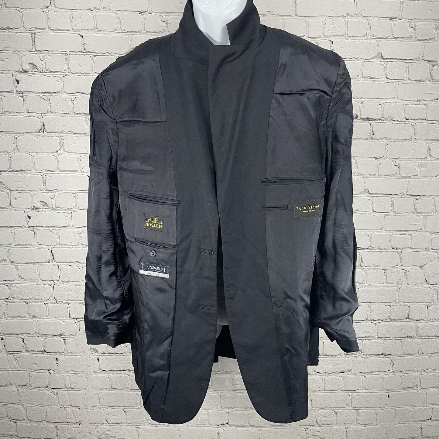 Jack Victor Montreal Black Wool Valere CT Super 110’s 2 Button Vented 42R *hole