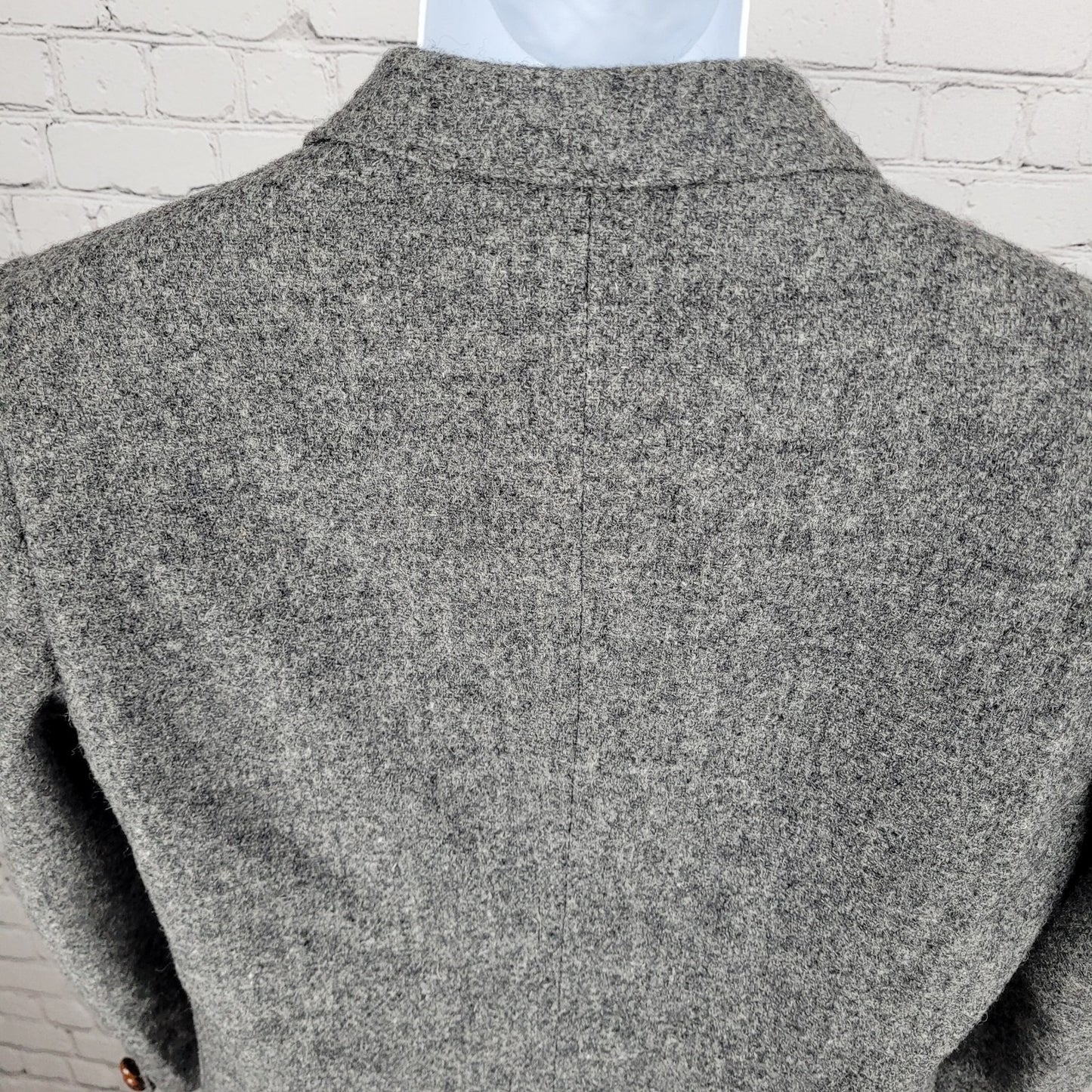 Harris Tweed Grey 100% Wool Handwoven 2 Button Vented Sport Coat Jacket Size 39