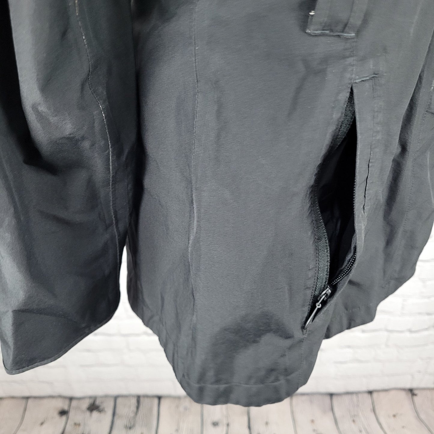 The North Face Black Hooded Full Zip Lightweight Jacket Size Medium M