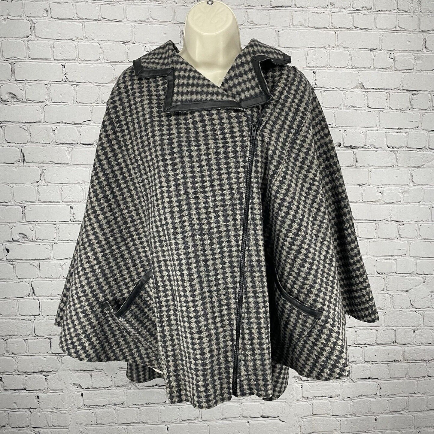 Janska Collared Oversized Poncho Jacket Asymmetrical Zipped Pockets USA Size O/S