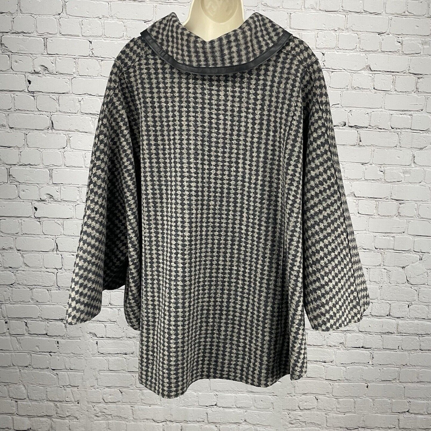 Janska Collared Oversized Poncho Jacket Asymmetrical Zipped Pockets USA Size O/S
