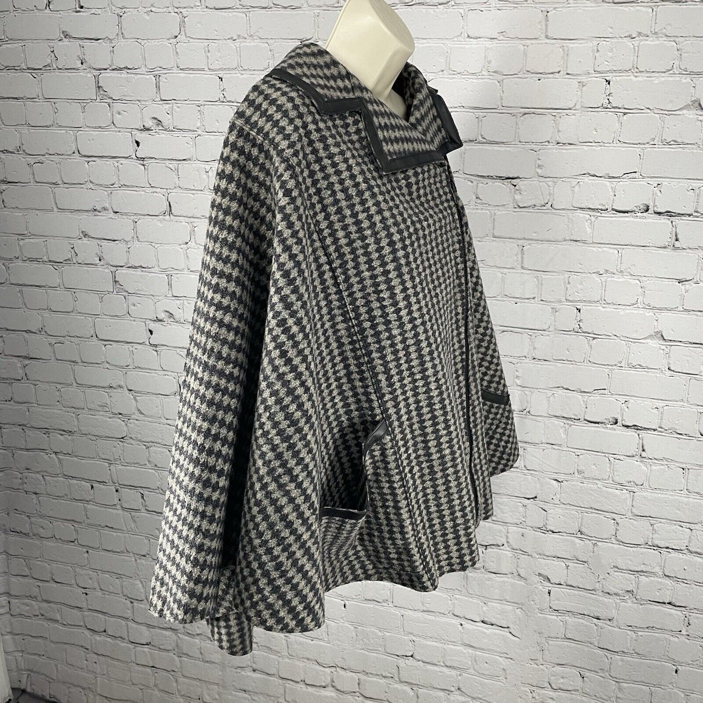Janska Collared Oversized Poncho Jacket Asymmetrical Zipped Pockets USA Size O/S