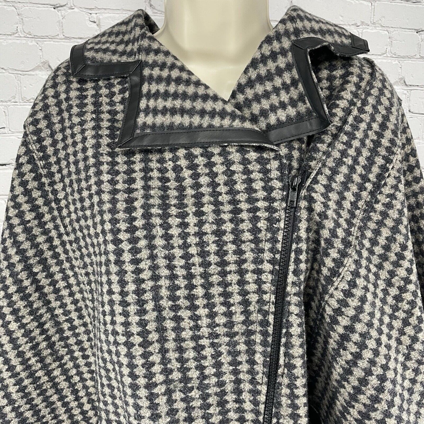 Janska Collared Oversized Poncho Jacket Asymmetrical Zipped Pockets USA Size O/S