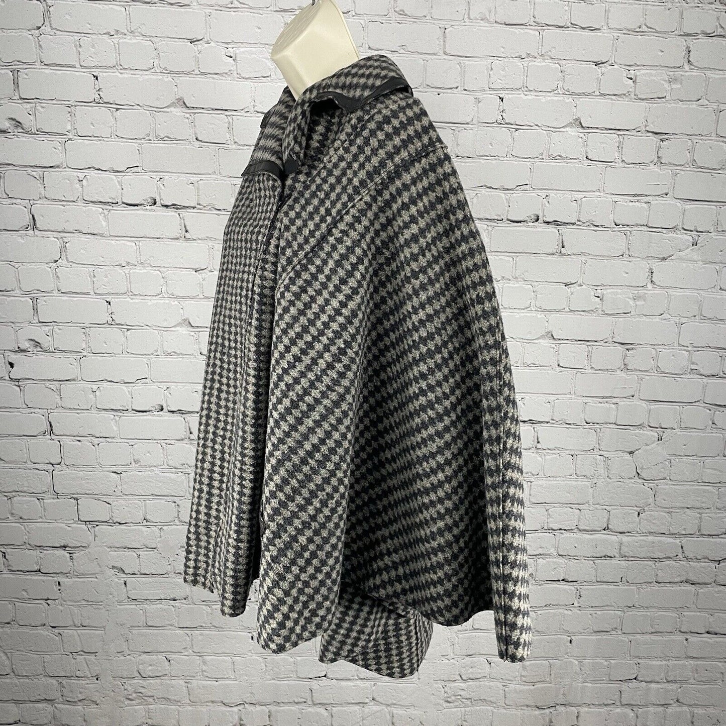 Janska Collared Oversized Poncho Jacket Asymmetrical Zipped Pockets USA Size O/S