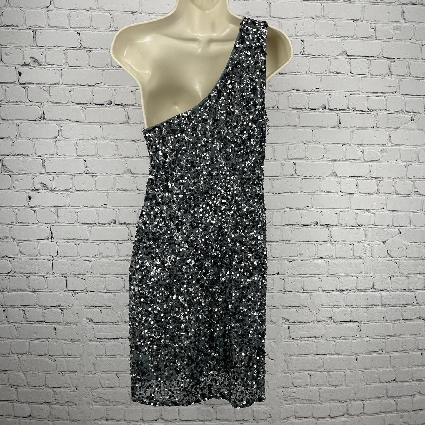 Adrianna Papell Evening Grey Silk Sequin Off Shoulder Lined Zipped Dress Size 8