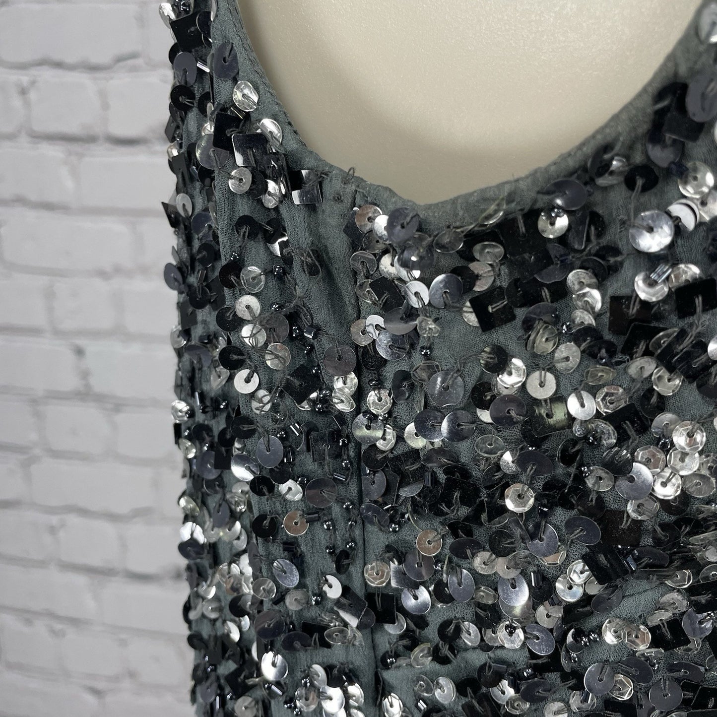 Adrianna Papell Evening Grey Silk Sequin Off Shoulder Lined Zipped Dress Size 8