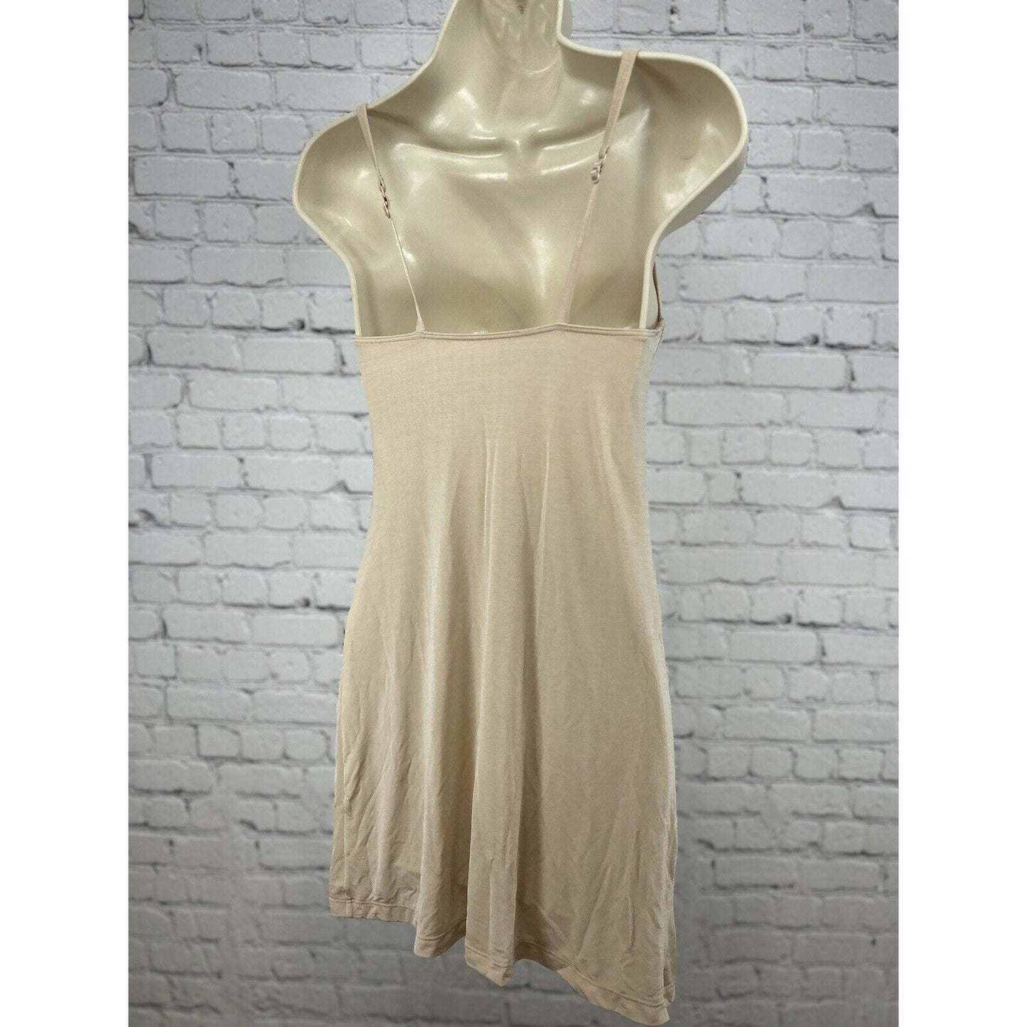 Calvin Klein Nude Adjustable Spaghetti Strap Unlined Demi Cup Midi Slip 34C