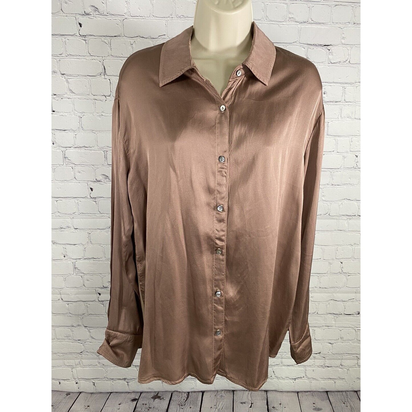 Michael Stars Brown Silky Oyster Shell Button Up Long Sleeve Blouse Womens S