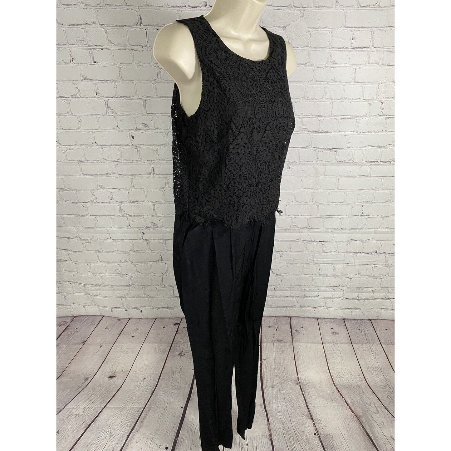 Ann Taylor LOFT Black Lace Sleeveless Back Zip Jumpsuit Women’s 0
