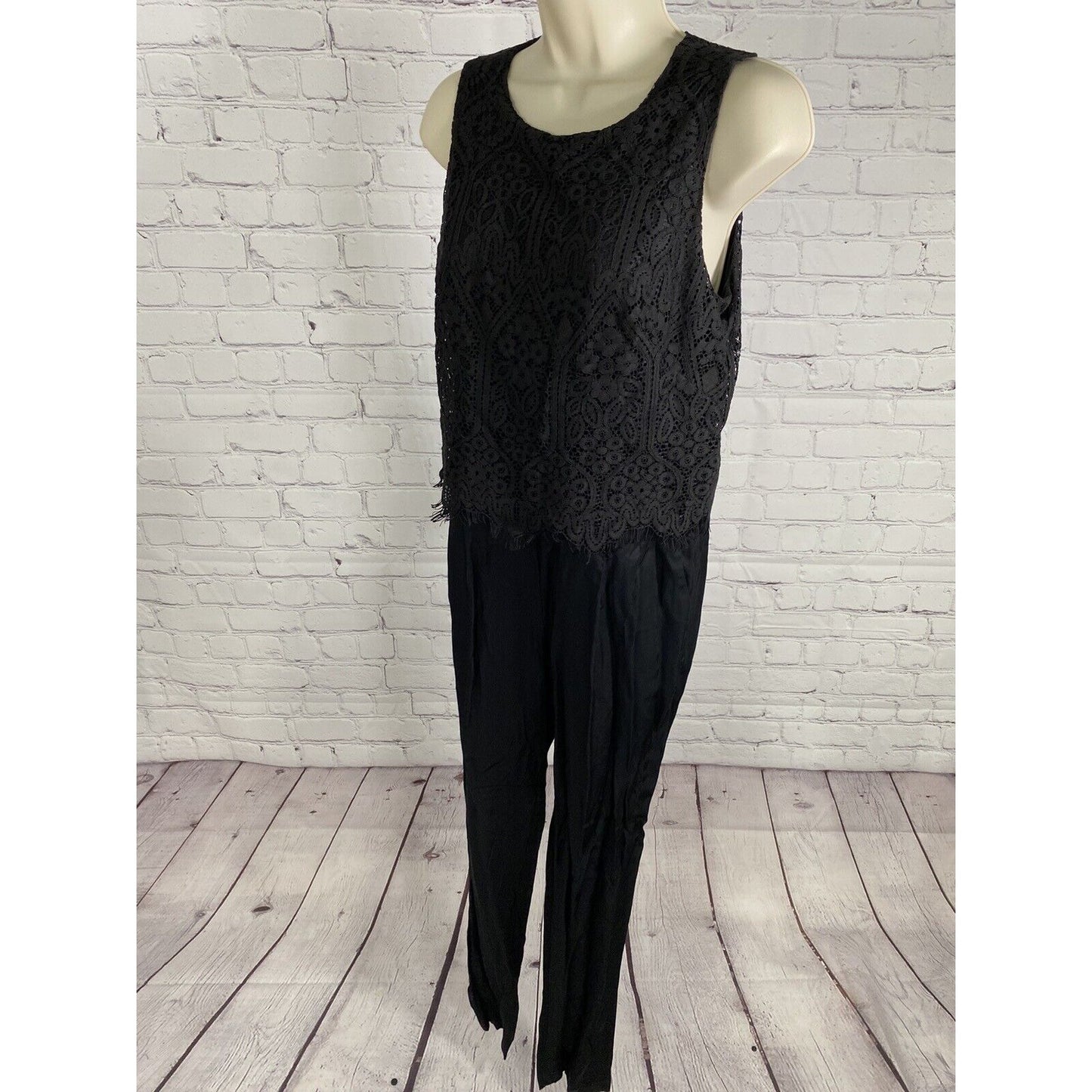 Ann Taylor LOFT Black Lace Sleeveless Back Zip Jumpsuit Women’s 0