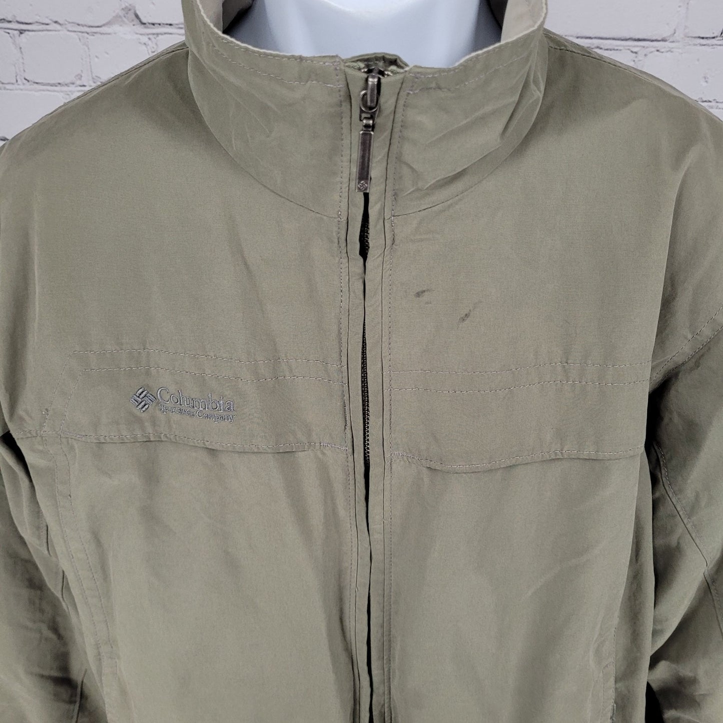 Columbia Green Khaki Mesh Lined Zipped Pockets Windbreaker Jacket Size Medium M