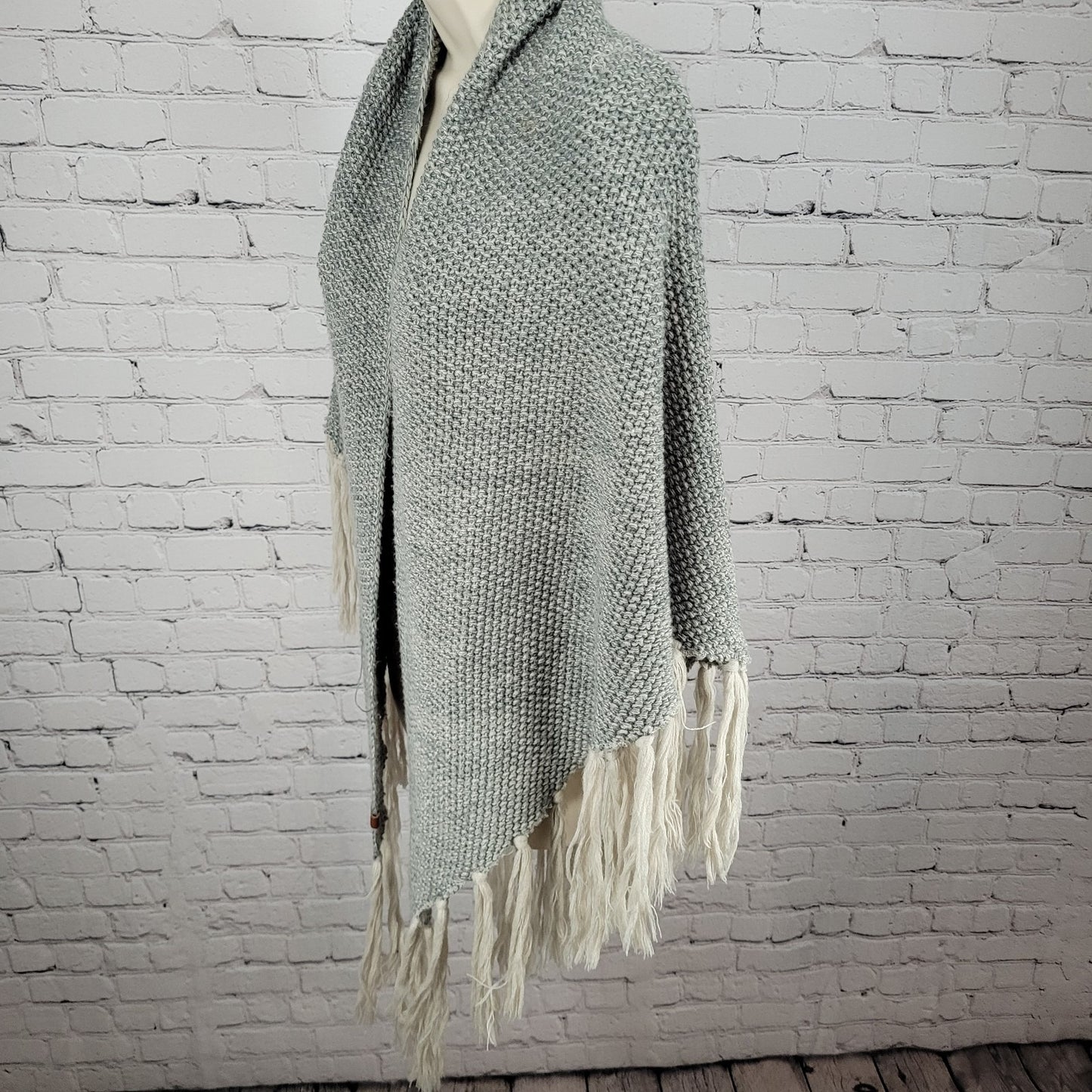 Bickley + Mitchell Grey Wool Blend Chunky Knit Tassle Fringe Boho Shawl Wrap O/S