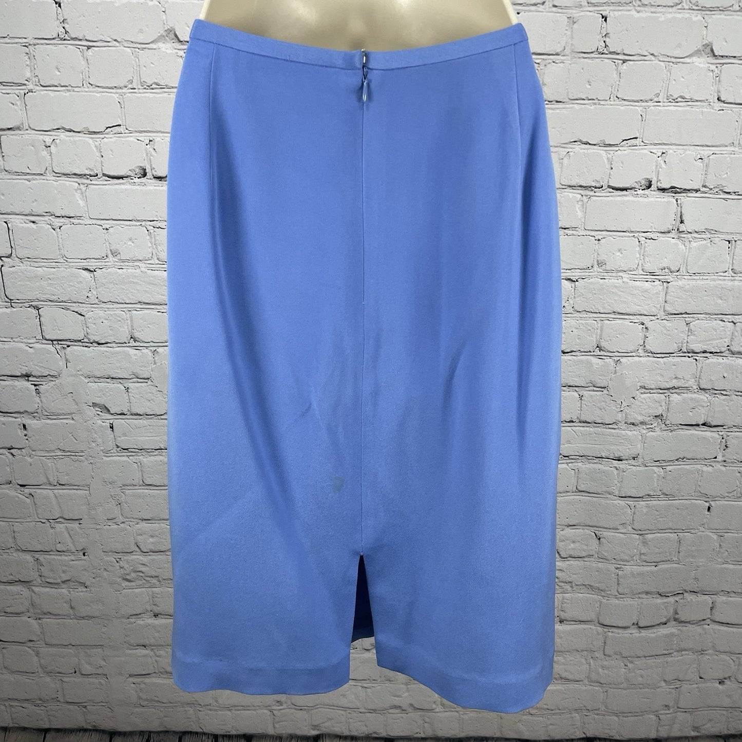 Maggy London Blue 100% Silk Lined Zipped Back Slit Knee Length Skirt Size 10
