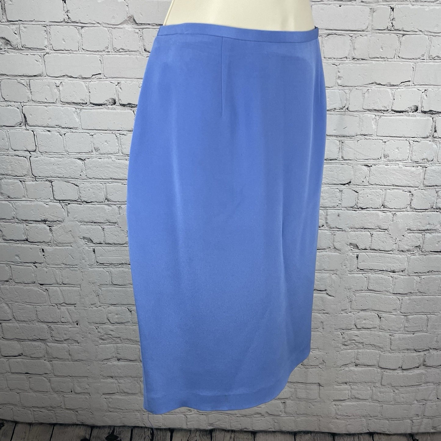 Maggy London Blue 100% Silk Lined Zipped Back Slit Knee Length Skirt Size 10