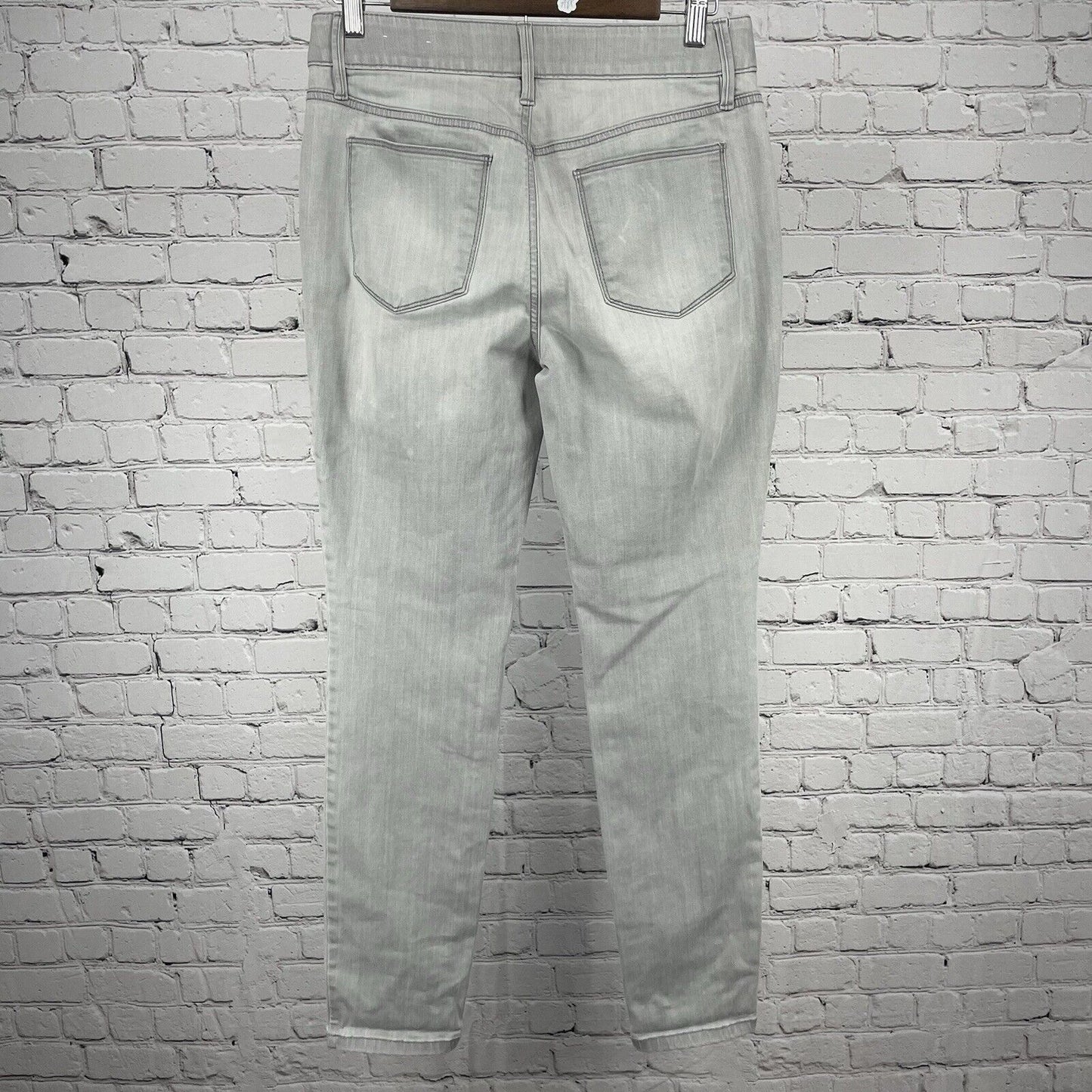 Chicos Light Gray Skinny Jeans Size US 4R (29x30)