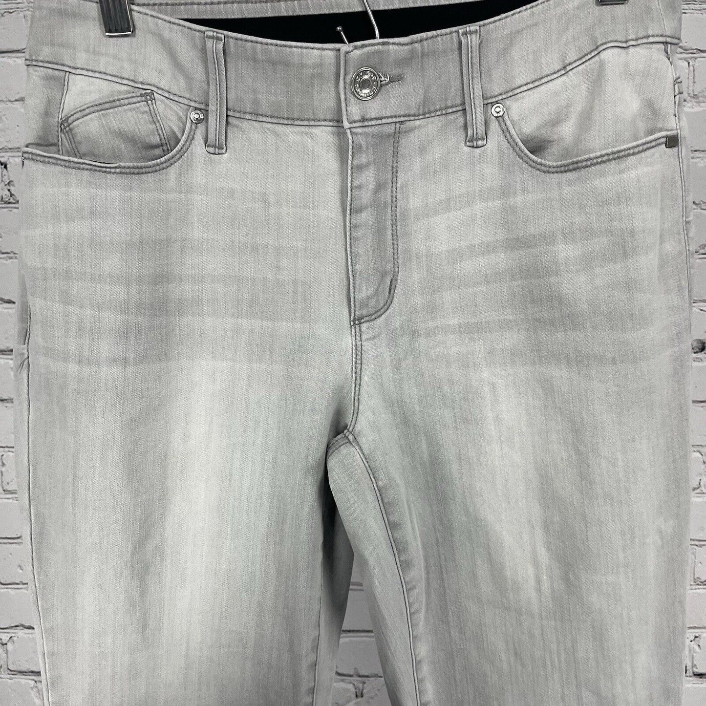 Chicos Light Gray Skinny Jeans Size US 4R (29x30)