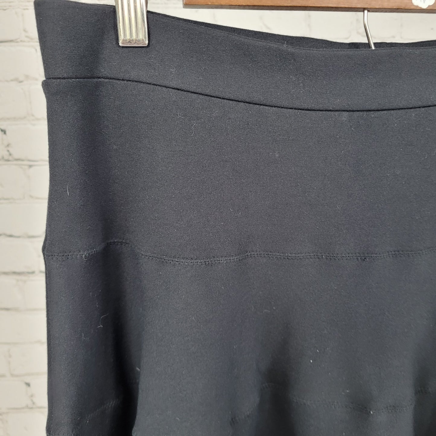 Land's End Black A Line Stretch Knee Length Skirt Size M/P Medium Petite (31x21)