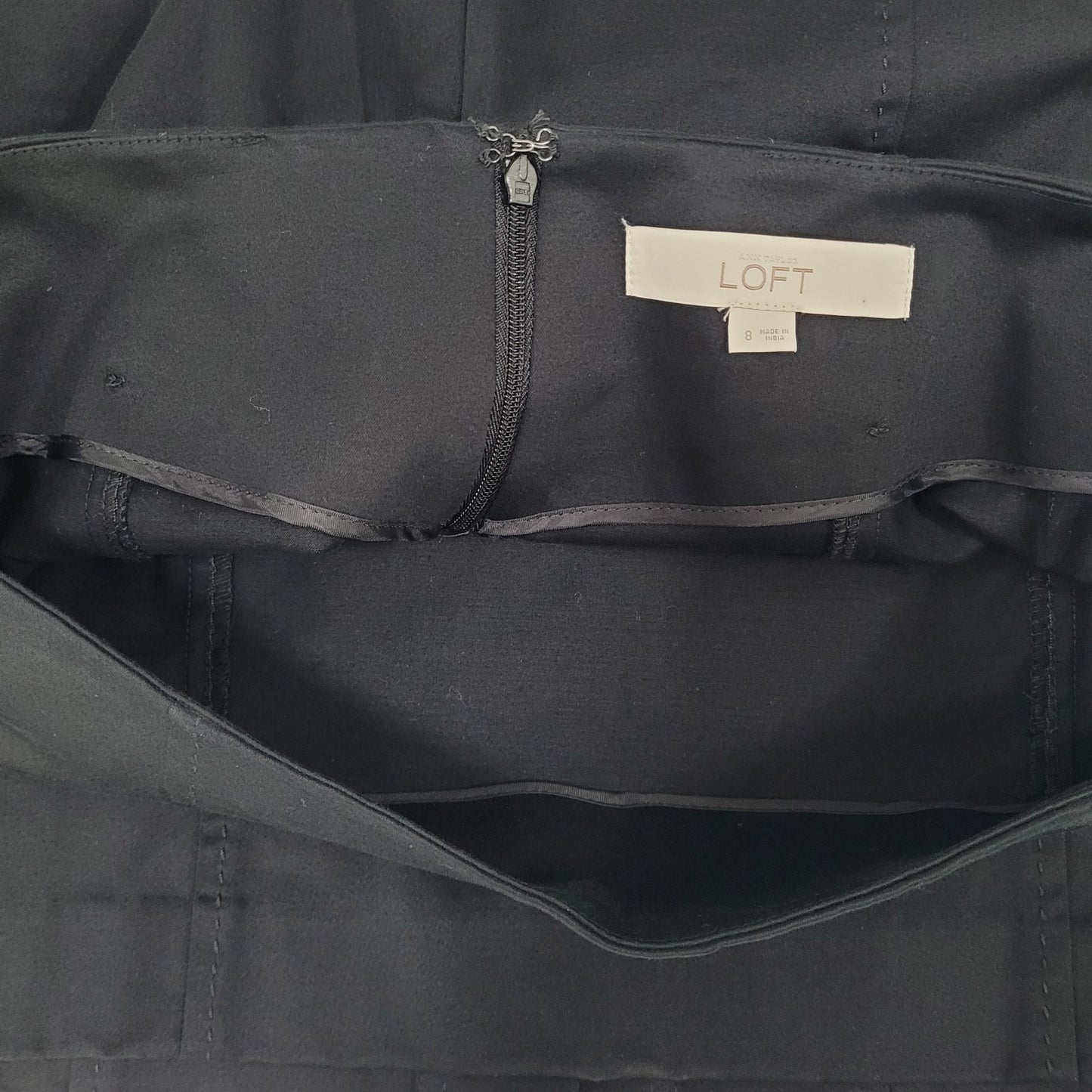 LOFT Black Cotton Stretch Back Slit Zip Closure Straight Skirt Size 8 (31x23)