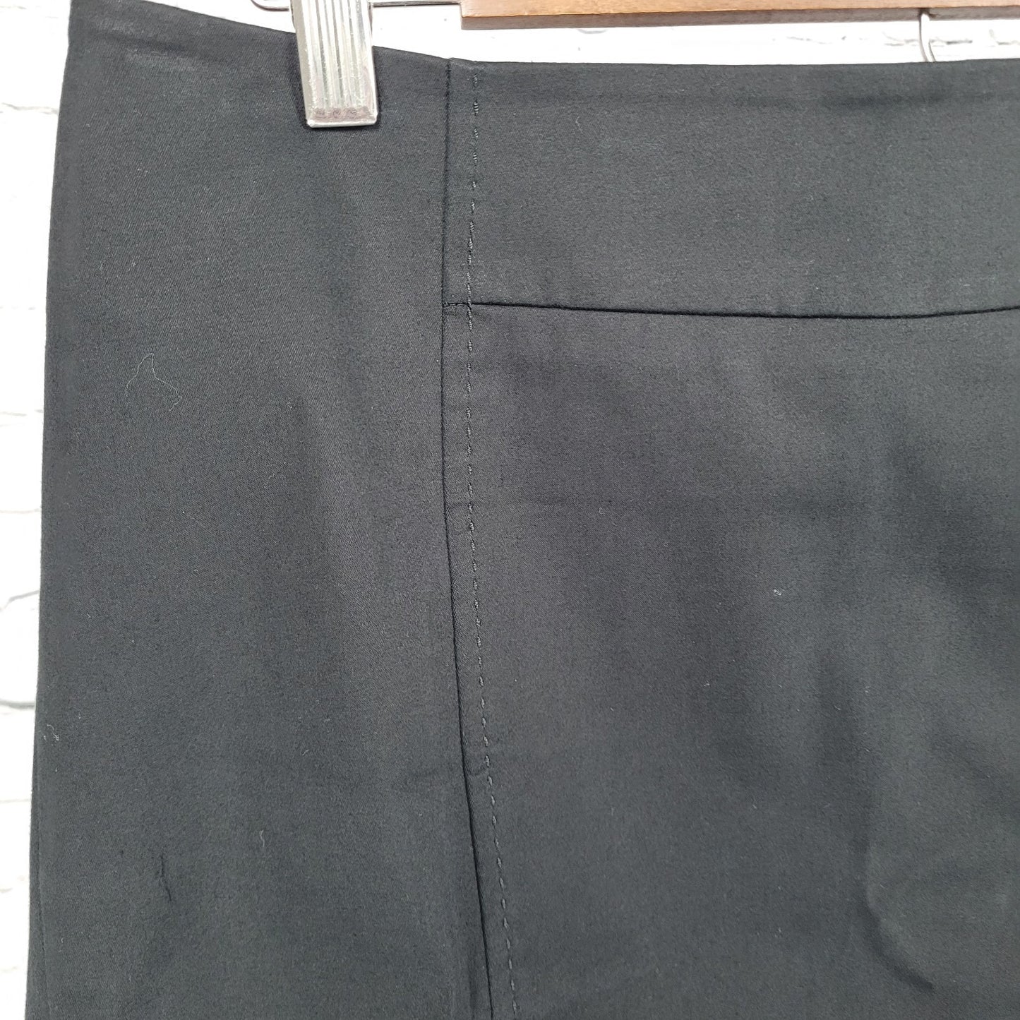 LOFT Black Cotton Stretch Back Slit Zip Closure Straight Skirt Size 8 (31x23)