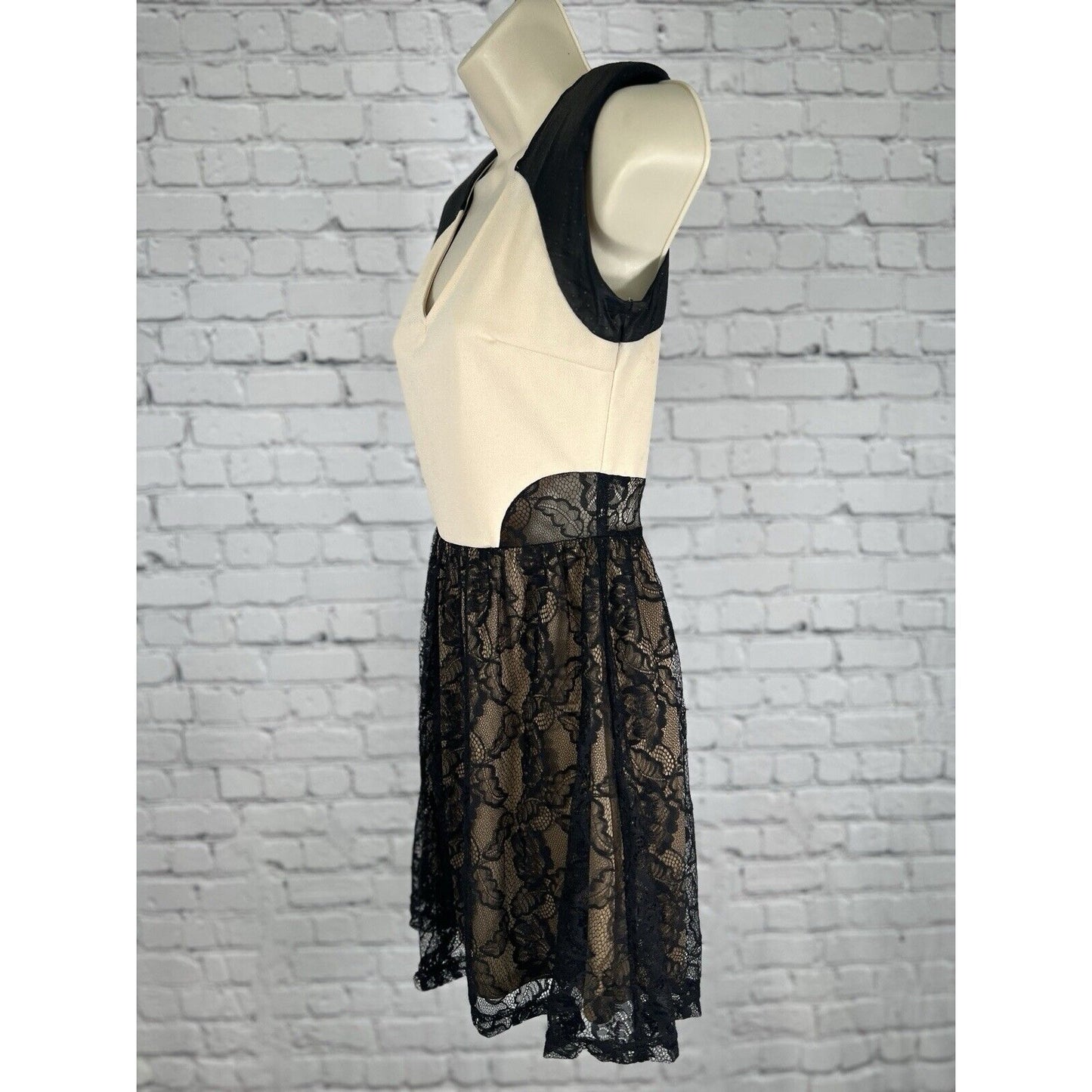 Jealous Tomato Tan Black Lace Bottom Short Dress Fit & Flare Sleeveless Womens S