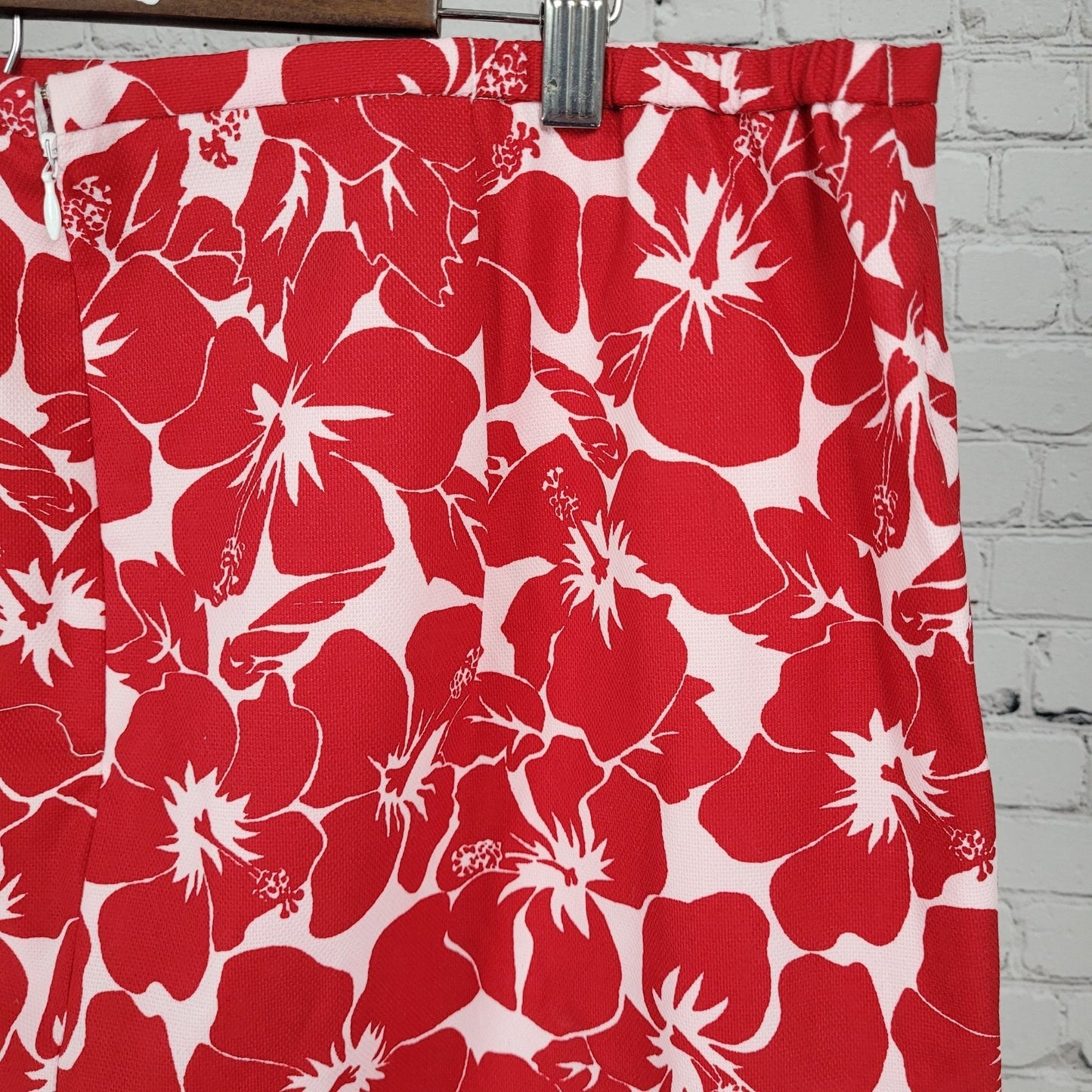 Talbots Red Tropical Floral Cotton Stretch Straight Skirt Size 18WP (36x22)