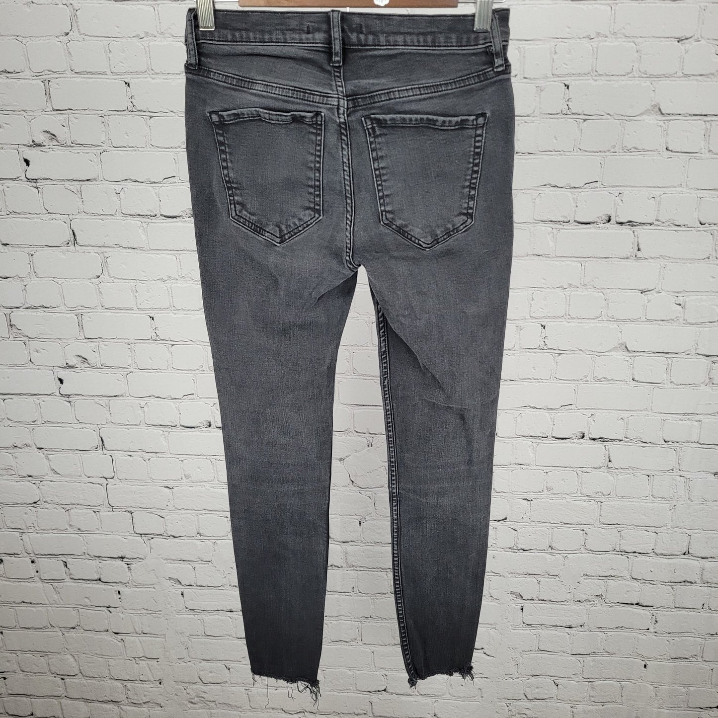 Free People Grey Denim Mid Rise Button Fly Skinny Ankle Jeans Size 27 (26x26.5)