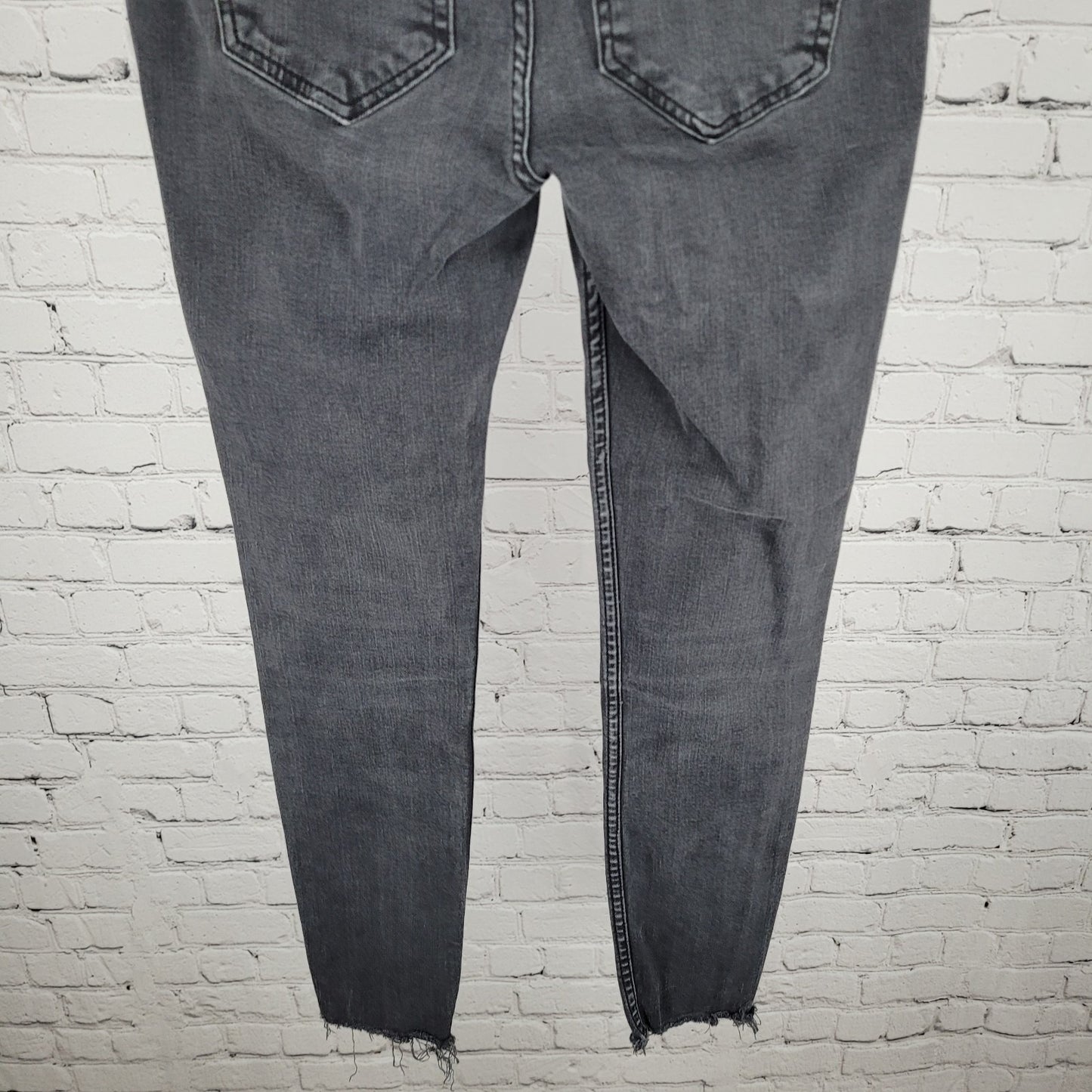 Free People Grey Denim Mid Rise Button Fly Skinny Ankle Jeans Size 27 (26x26.5)