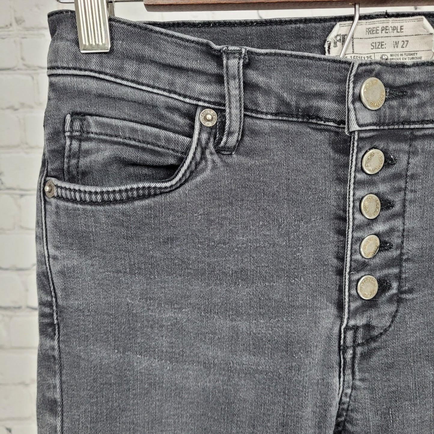 Free People Grey Denim Mid Rise Button Fly Skinny Ankle Jeans Size 27 (26x26.5)