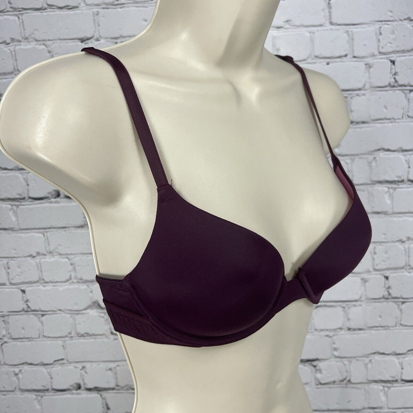 Pink Victoria's Secret Wear Everywhere T-Shirt Lightly Lined Purple Bra 32B