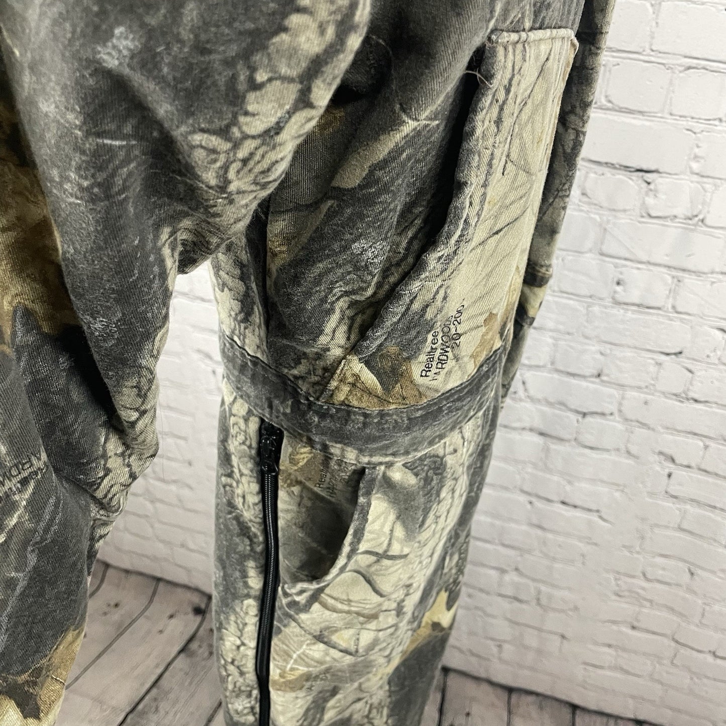 Walls Outdoors Camo Realtree Hardwoods Insulated Coveralls USA Youth Size 20