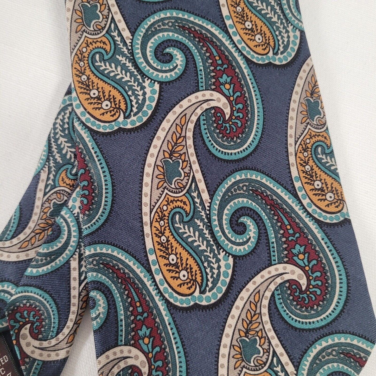 Jos A Bank Executive Collection 100% Silk Paisley Hand Printed Neck Tie 59"x3.5"