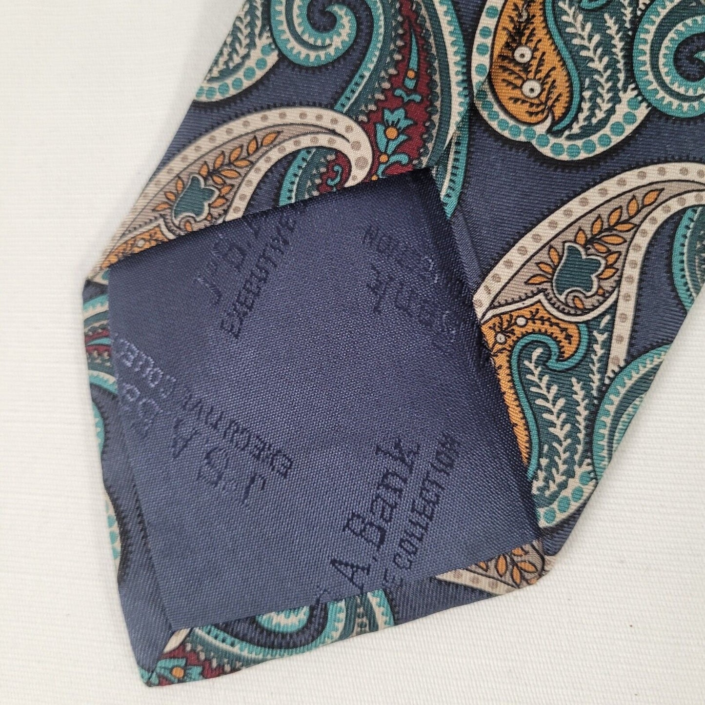 Jos A Bank Executive Collection 100% Silk Paisley Hand Printed Neck Tie 59"x3.5"