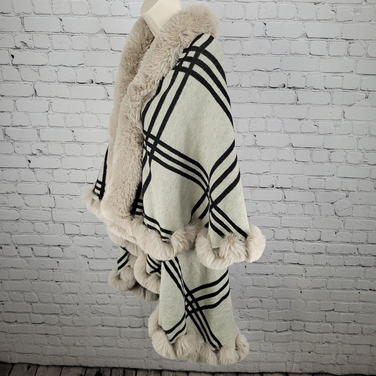 Northern Angel Beige Check Faux Fur Trim Cape Blanket Cardigan Size Large L/XL