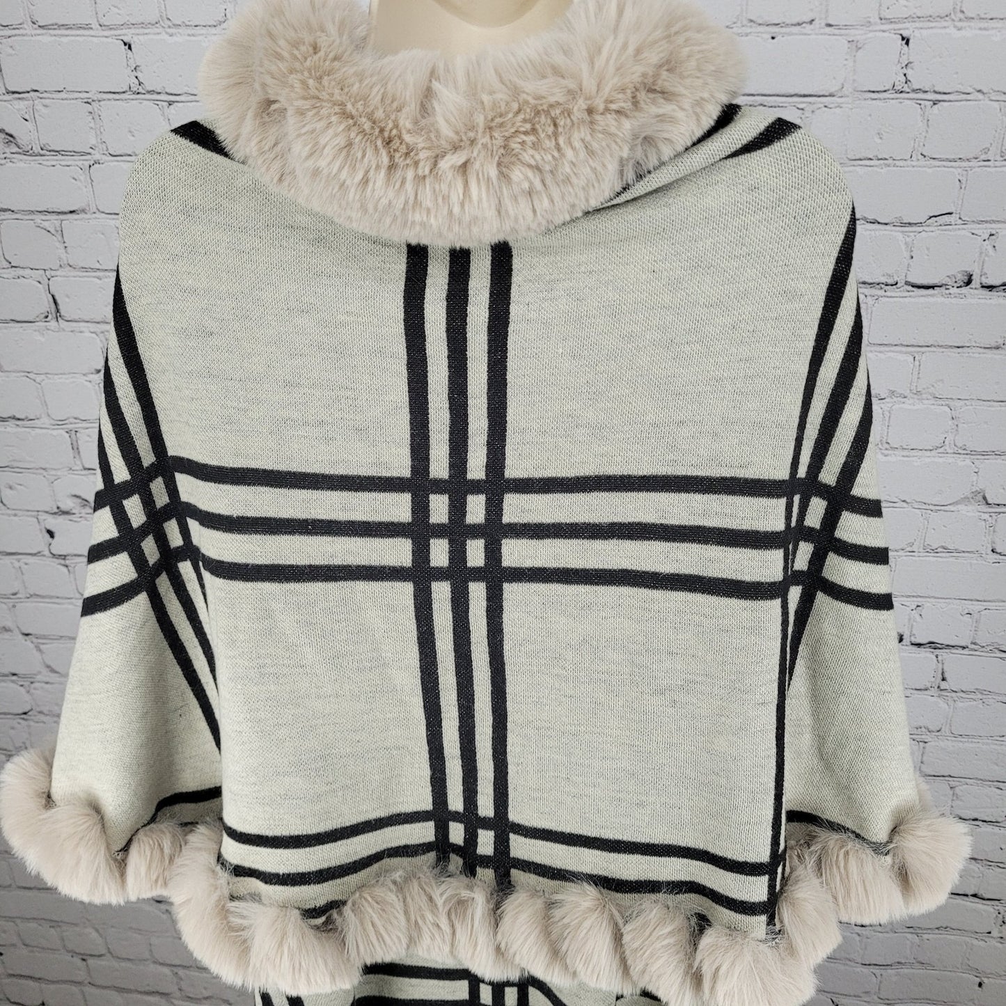 Northern Angel Beige Check Faux Fur Trim Cape Blanket Cardigan Size Large L/XL