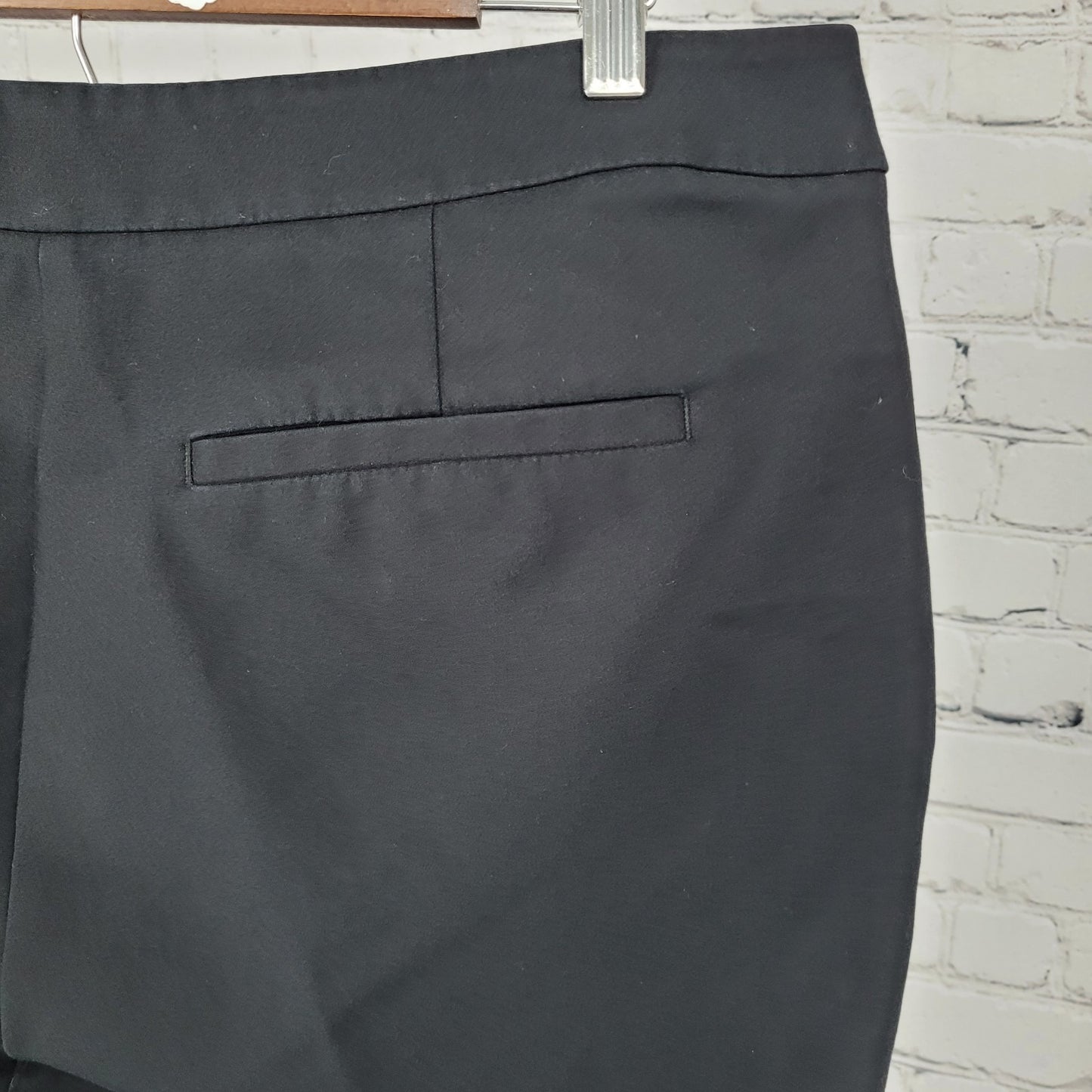 Chico's Black High Rise Stretch Slash Pockets Chino Shorts 3 US 16 (38x9)