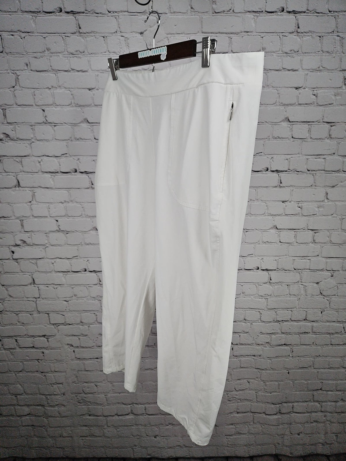 Chico's White Pull On Zip Pocket Stretch Cropped Pants 3 US 16 (38X23)