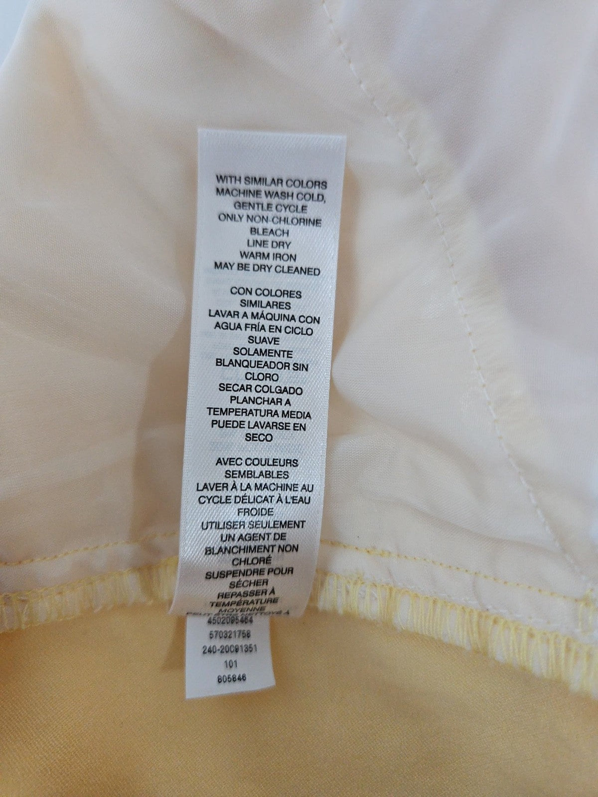 Chico's Perfect Stretch Yellow Pull On Button Tab Capri Pants 3 US 16 (37X20)