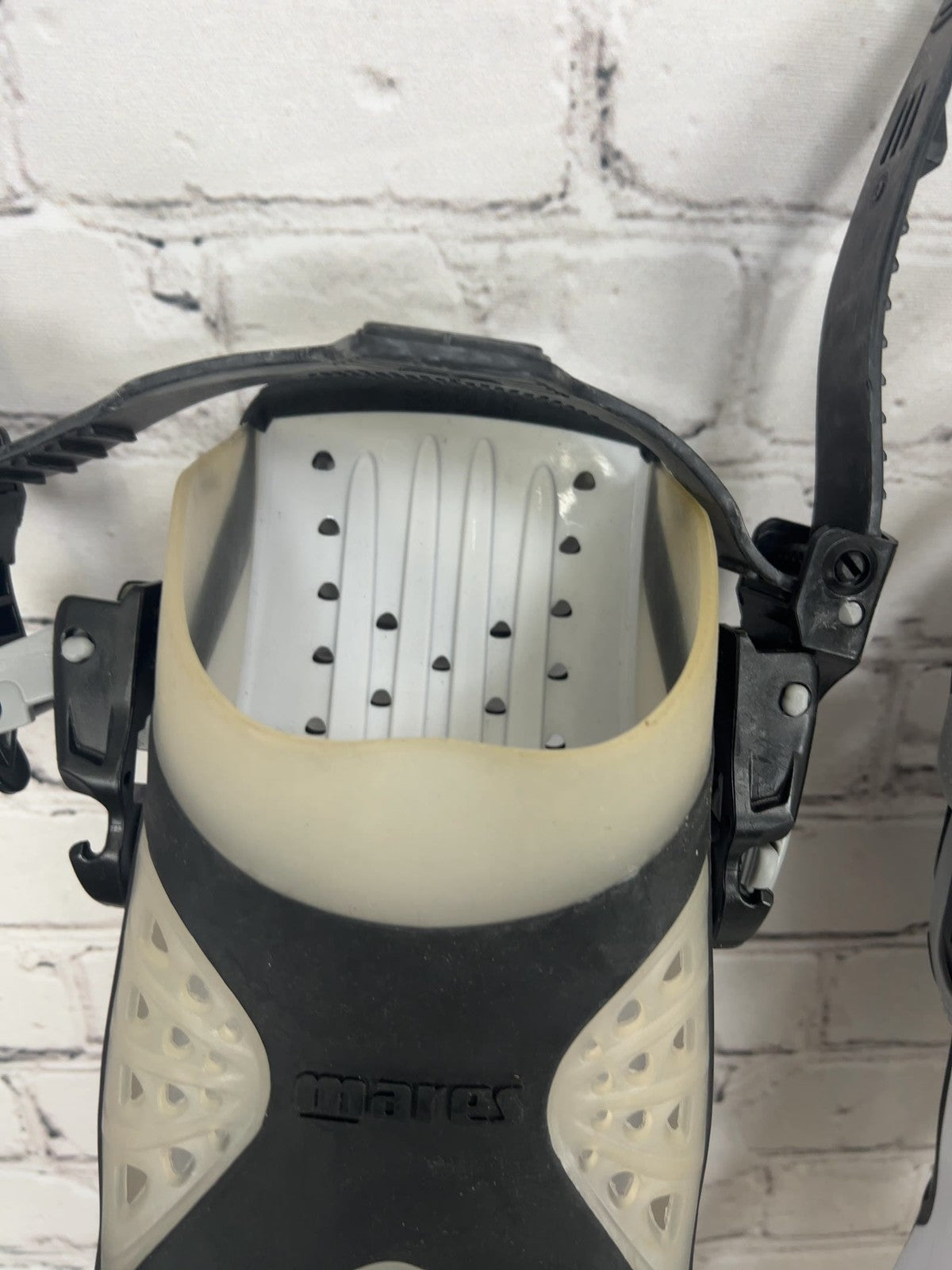 Mares X-Stream Black White Open Heel Strap Scuba Diving Fins Regular