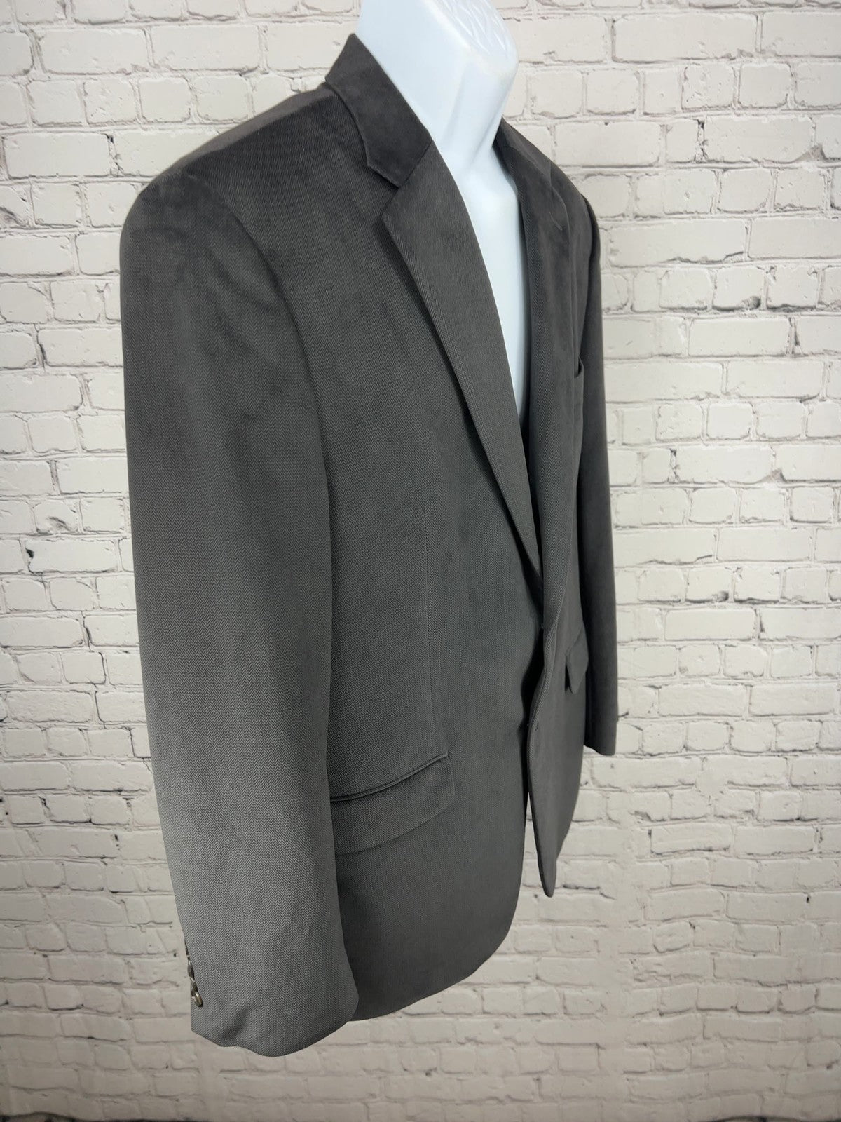 Chaps Gray Herringbone Velvet 2 Button Notch Blazer Sport Coat 42R