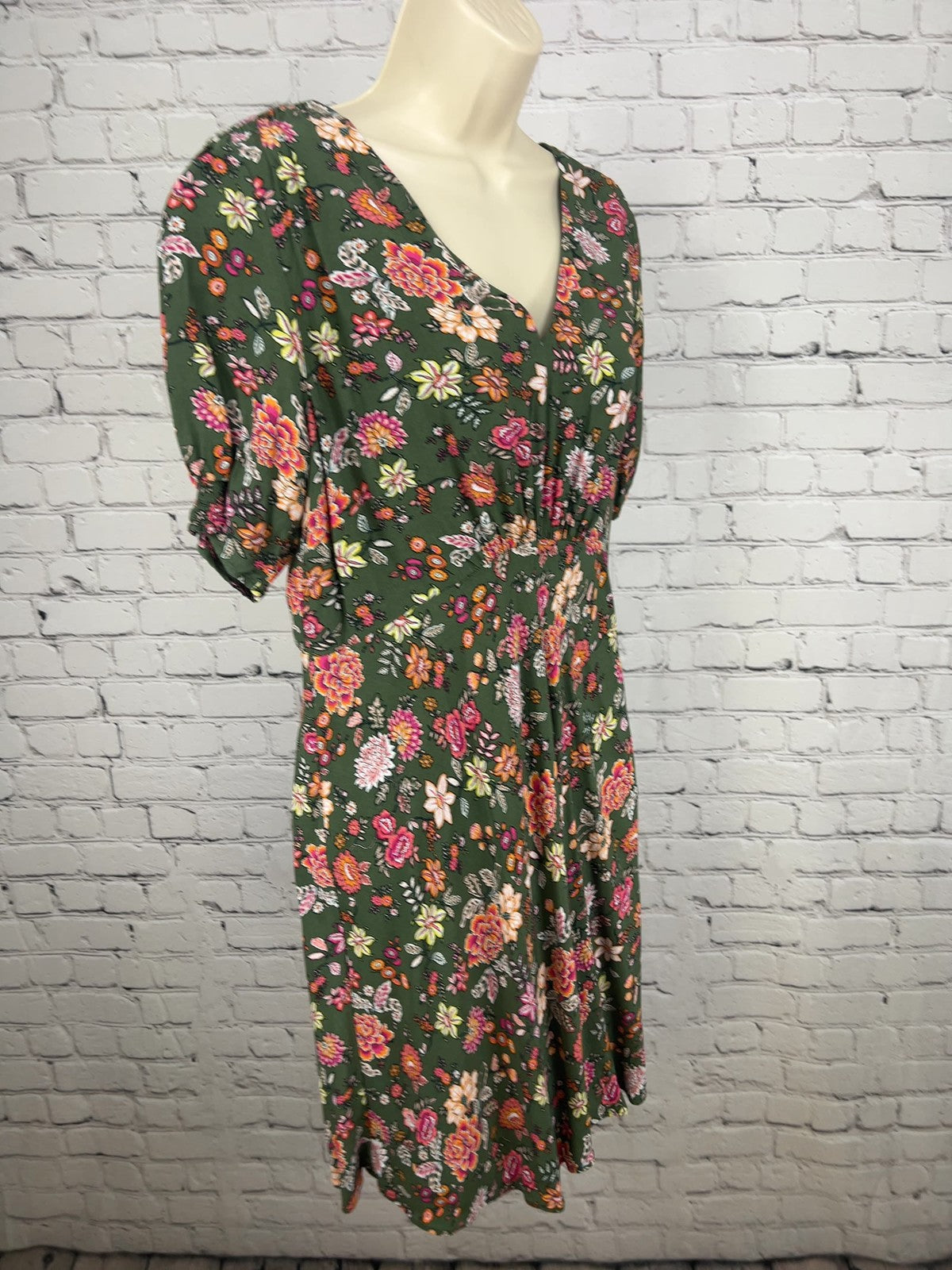 LOFT Olive Green Floral Viscose V Neck Short Sleeve Lined Midi Dress 10