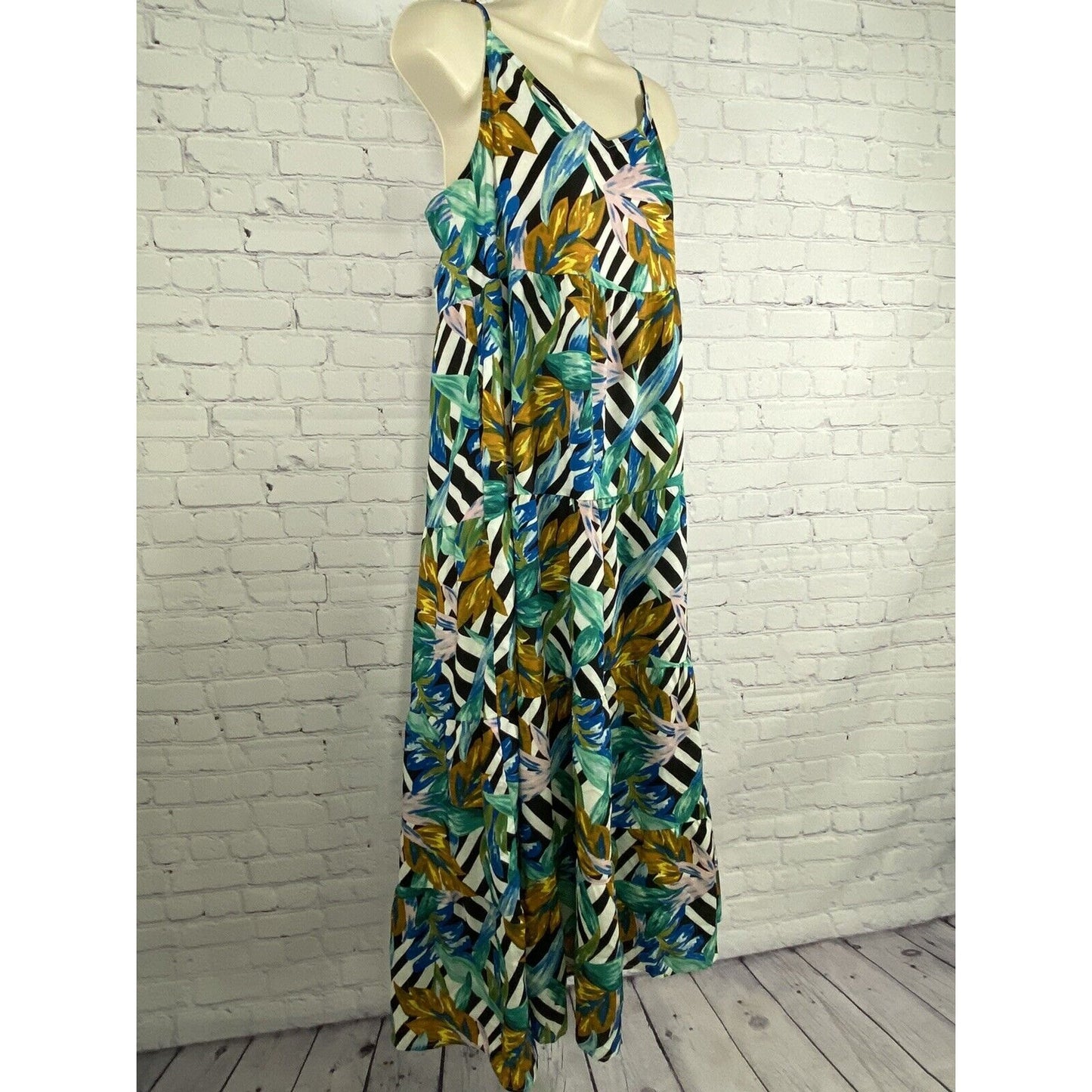 Show Me Your Mumu Floral Caroline Maxi Dress Pockets Adjustable Straps M Medium
