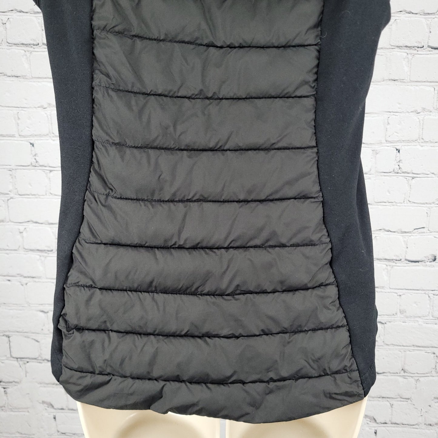 Bernardo Black Eco Plume Soft Light Recycled Bottle Insulated Hooded Vest Small
