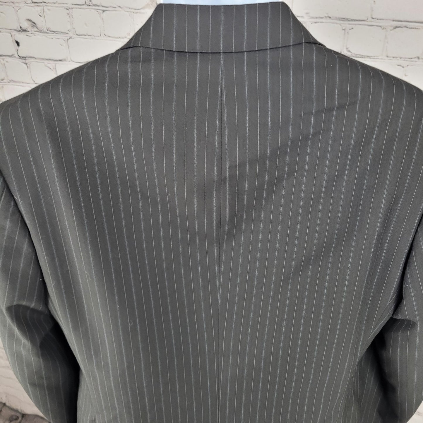 Savile Row Co Charcoal Pinstriped Bromley Double Vent Blazer Sport Coat Size 38S