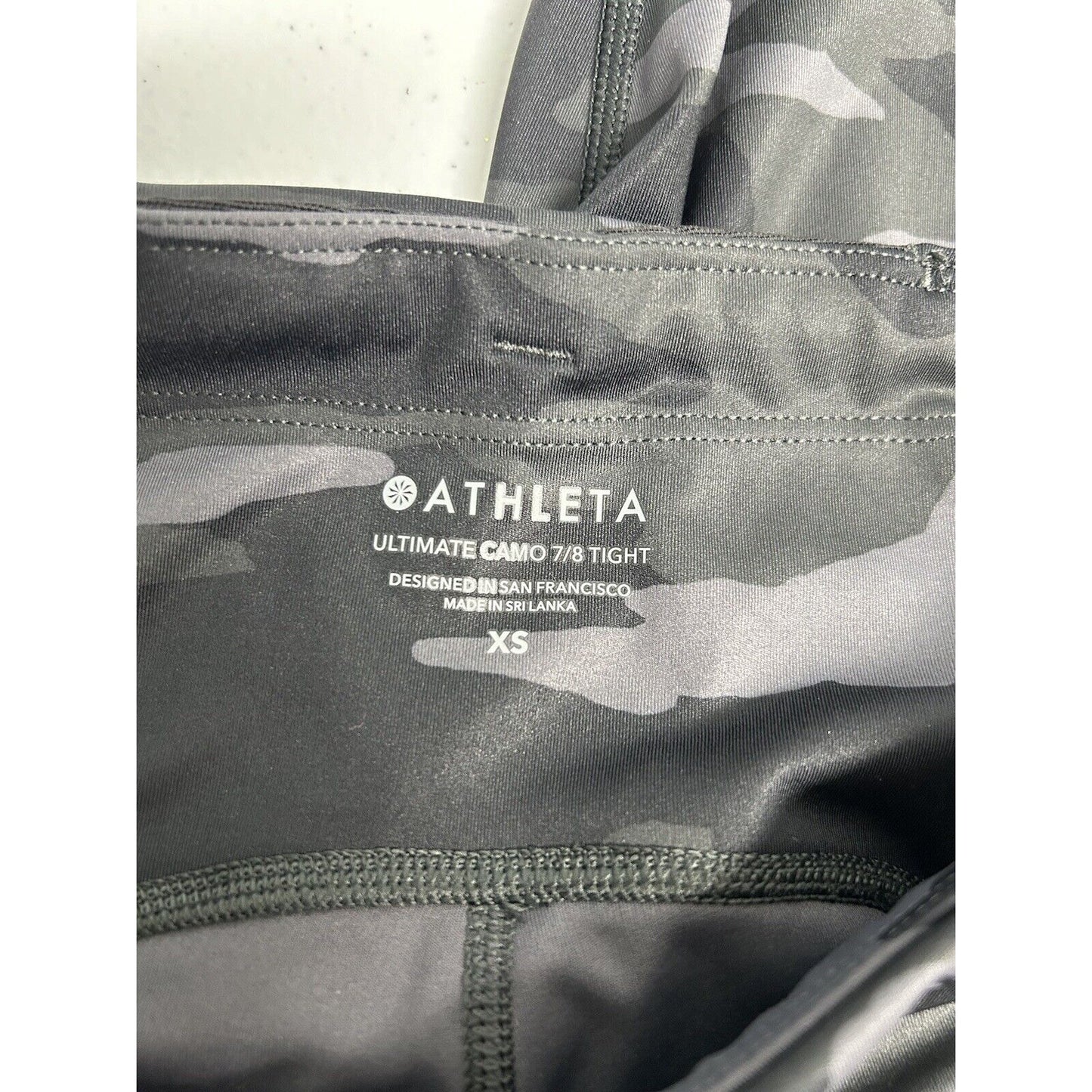 Athleta Ultimate Camo 7/8 Tight Leggings Grey Black Green Pockets Size XS