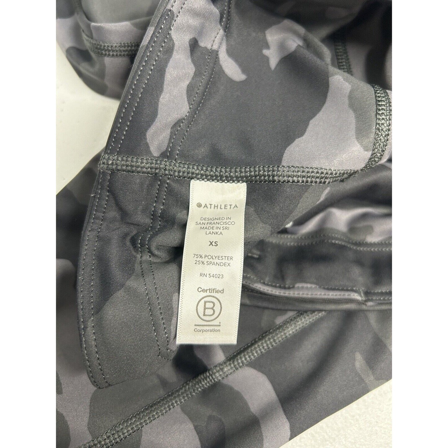 Athleta Ultimate Camo 7/8 Tight Leggings Grey Black Green Pockets Size XS