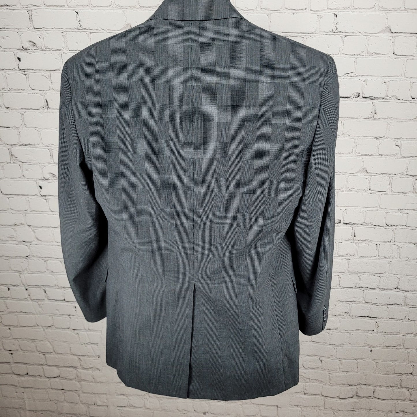 VTG Tom James Grey Check Executive Collection 2 Button Blazer Sport Coat USA 42
